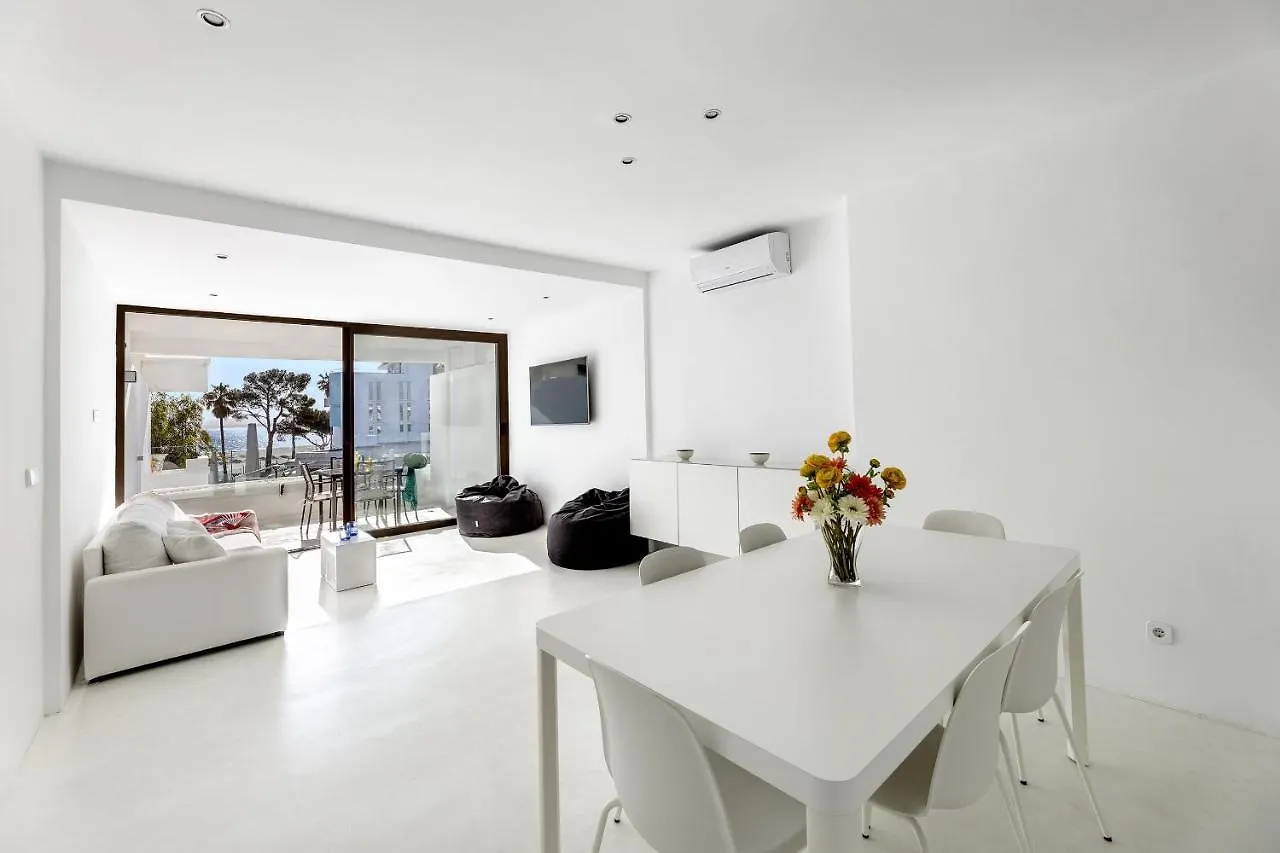 Beachfront Apartment In Alcudia Beach Cb 3 0*, الكوذيا إسبانيا