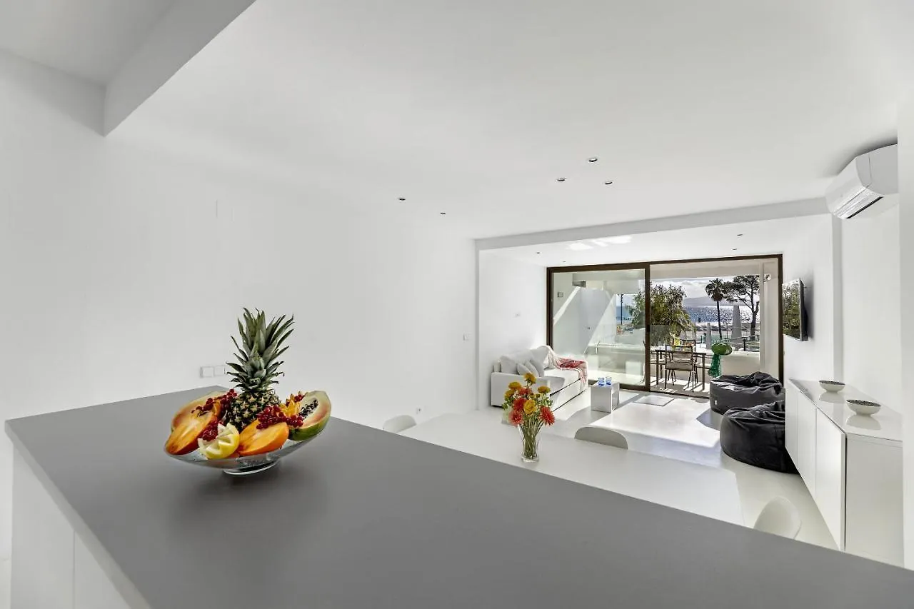 Beachfront Apartment In Alcudia Beach Cb 3 إسبانيا