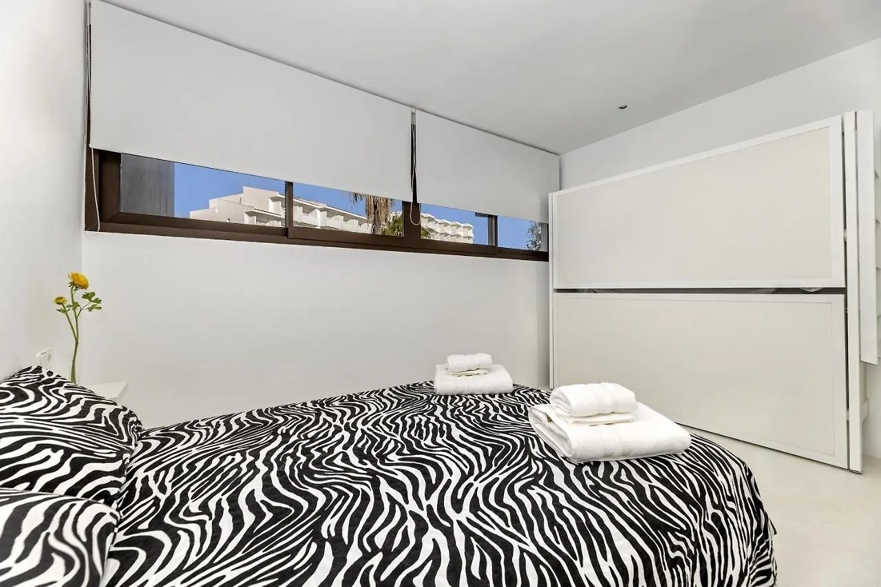 Beachfront Apartment In Alcudia Beach Cb 3 0*, الكوذيا إسبانيا