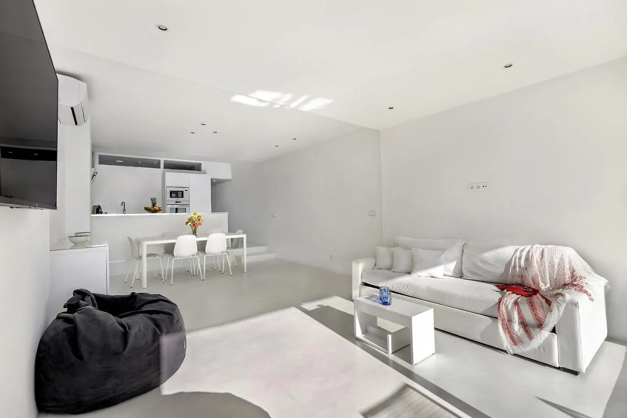 Beachfront Apartment In Alcudia Beach Cb 3 Spagna
