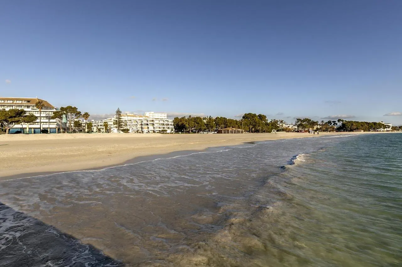 Beachfront Apartment In Alcudia Beach Cb 3 0*, الكوذيا