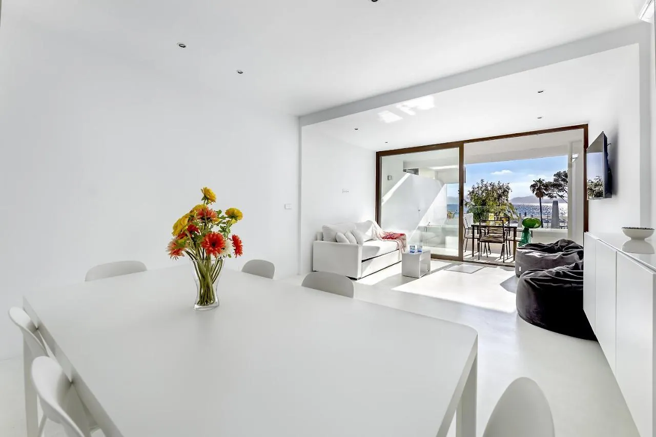 Beachfront Apartment In Alcudia Beach Cb 3 إسبانيا