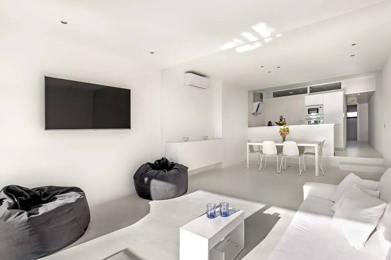 Beachfront Apartment In Alcudia Beach Cb 3